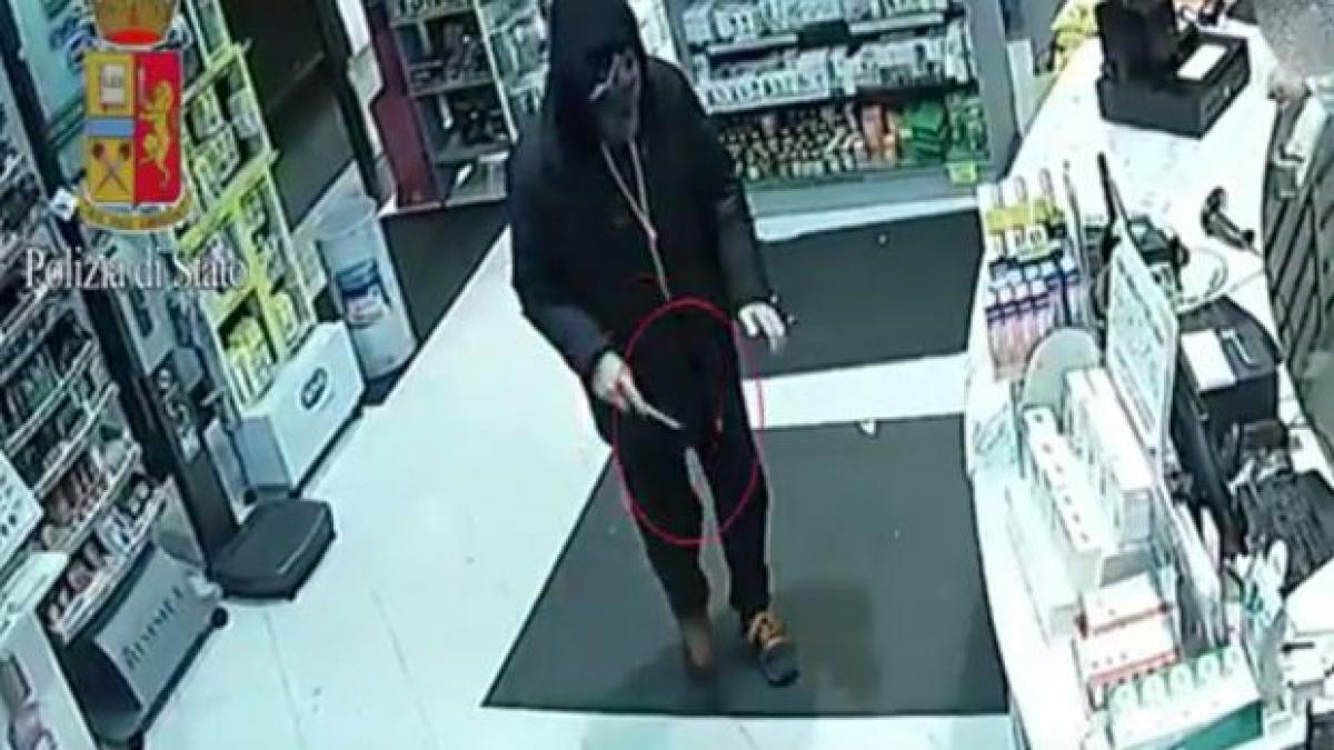 un roman a ajuns erou in italia si a riscat viata si a ajutat la prinderea unui hot care voia sa