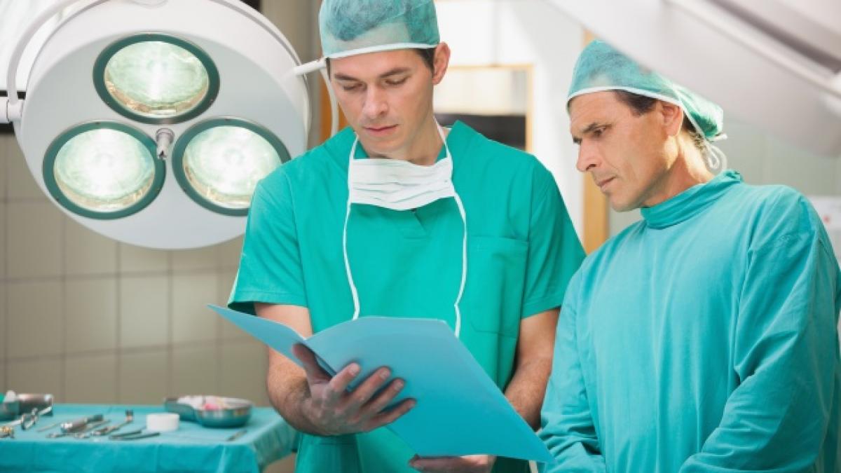 de ce opereaza chirurgii doar in haine verzi si albastre explicatia te va uimi