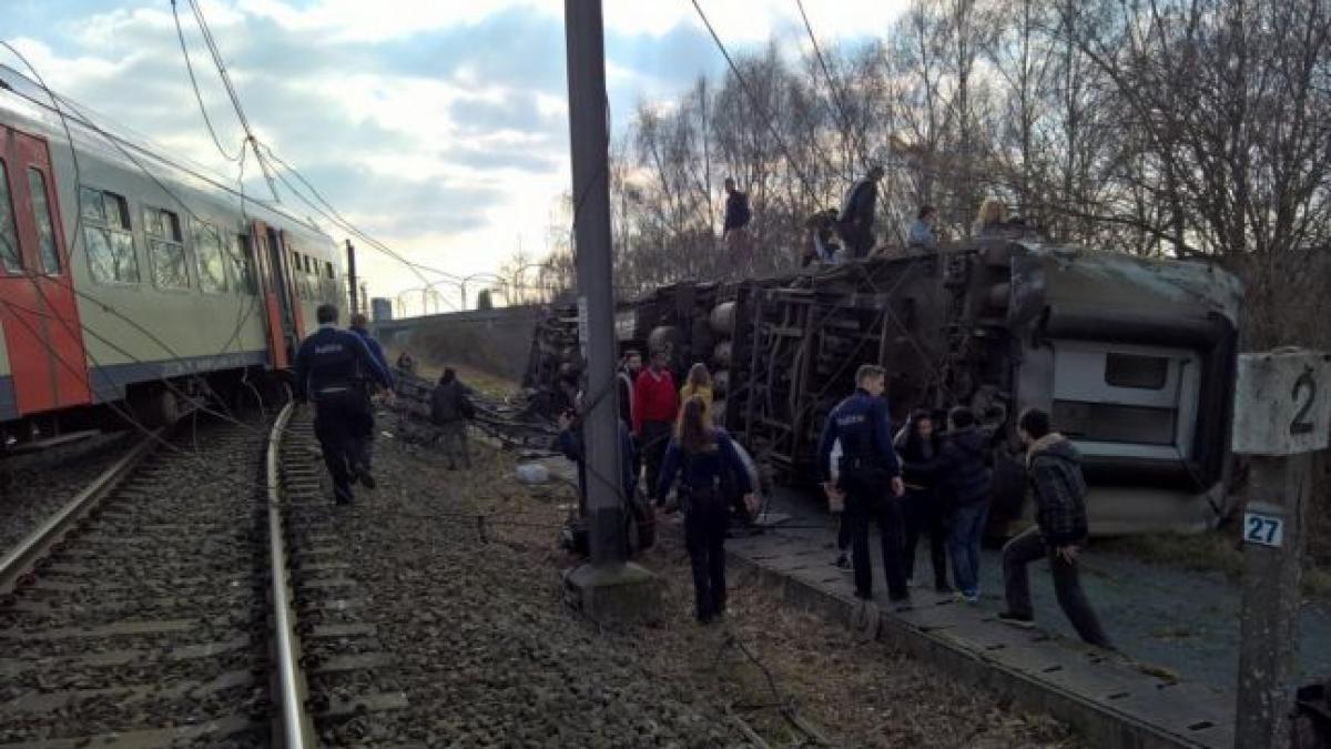 grav accident feroviar in belgia un tren de pasageri a deraiat