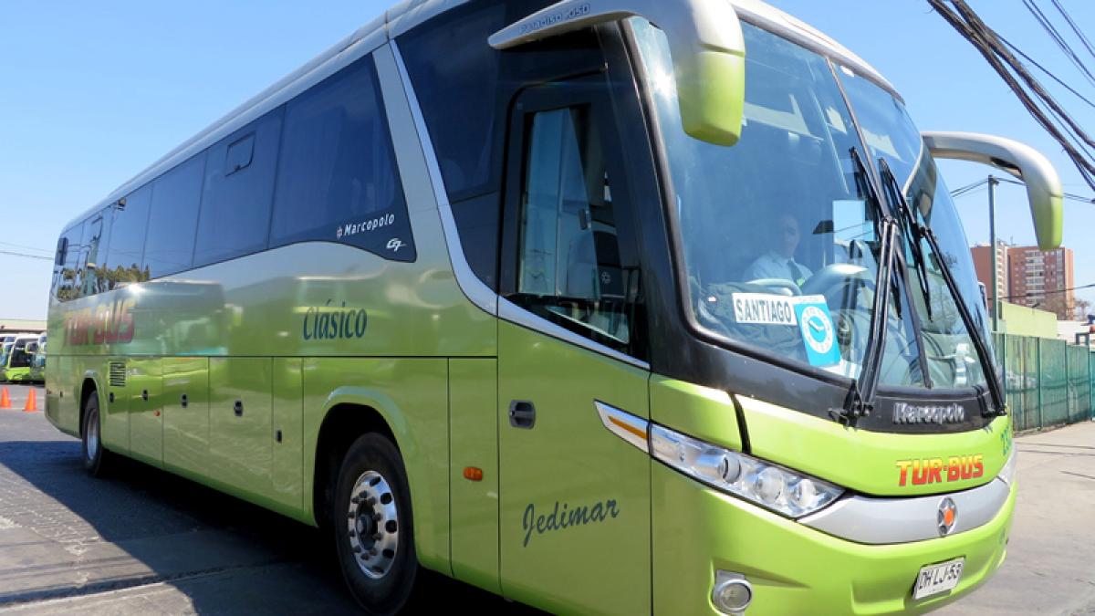 un autocar s a rasturnat intr o zona muntoasa din argentina cel putin 19 persoane au murit