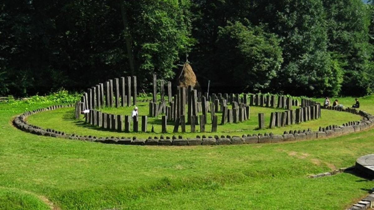 cat de frumoase erau femeile dace se impodobeau cu bijuterii si coliere de aur si aveau grija de