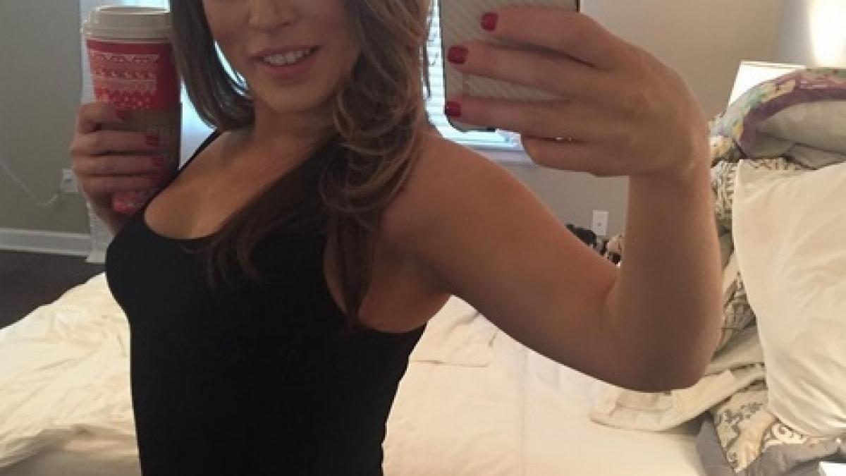 o starleta le a promis prietenilor virtuali ca ii va satisface cum numai in filme au vazut ce