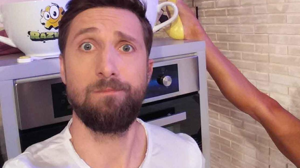 a montat camere de supraveghere si sta mereu cu ochii pe ei la ce metoda a recurs dani otil din