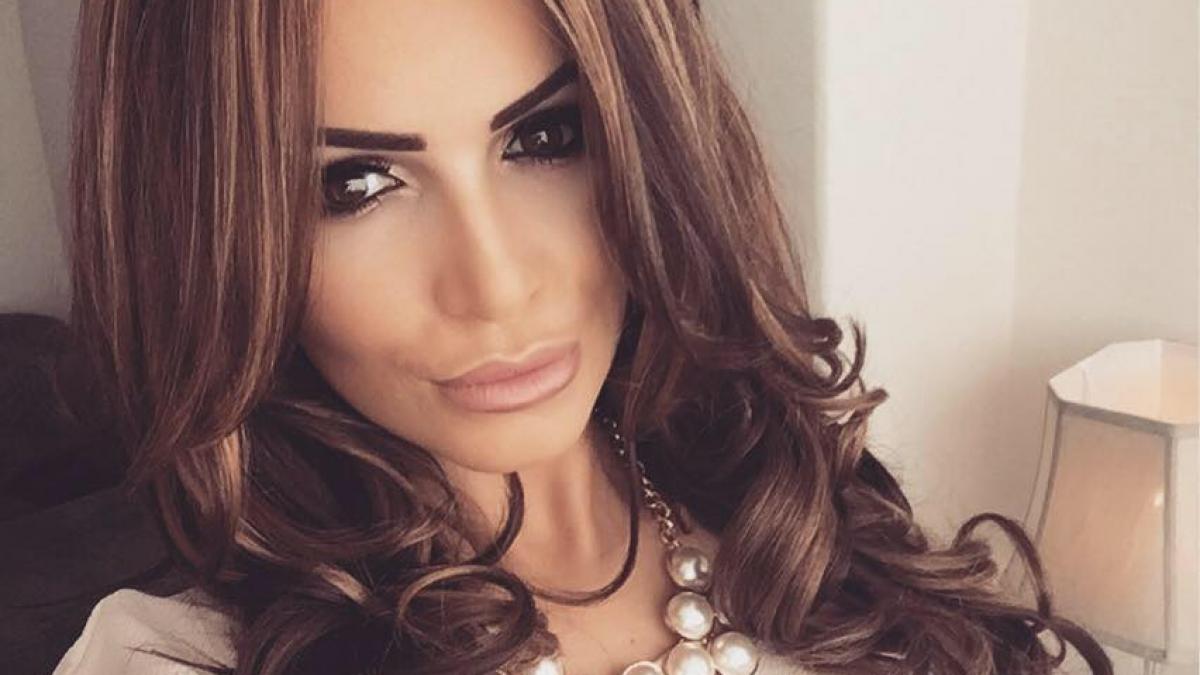 a vrut sa fie bronzata si s a ales cu rani grave cum arata tanara din imagine acum