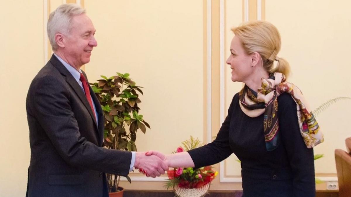 ambasadorul statelor unite in vizita la ministerul de interne ce au vorbit cei doi oficiali