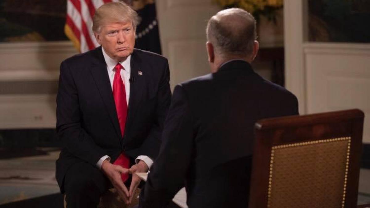 donald trump continua razboiul cu presa americana si anunta ca nu va participa la dineul