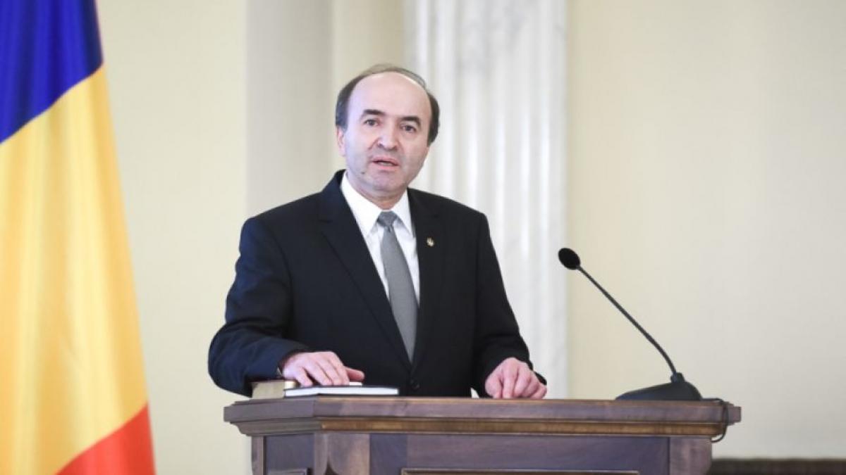 ministrul justitiei tudorel toader catre ccr dna si a depasit atributiile anchetand oug 13