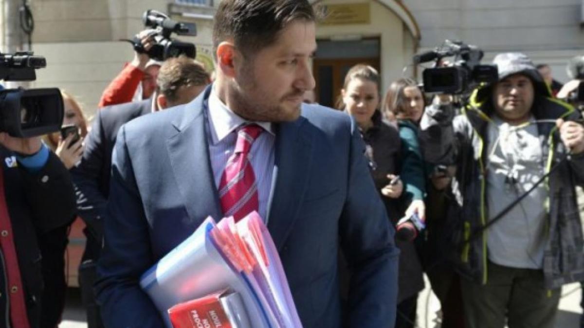 ginerele lui traian basescu are lipici la contractele cu statul chiar daca este anchetat in doua