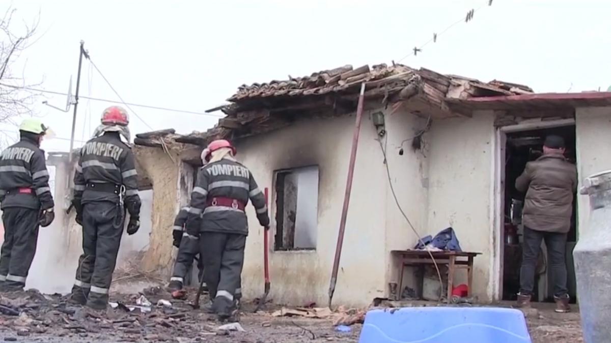 tragedie fara margini o fetita a ars de vie captiva intr o casa in flacari cand am ajuns gratiile