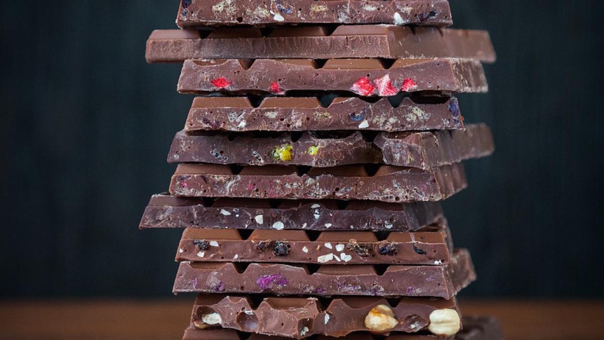 unele sortimente de ciocolata din comert sunt pline de aditivi