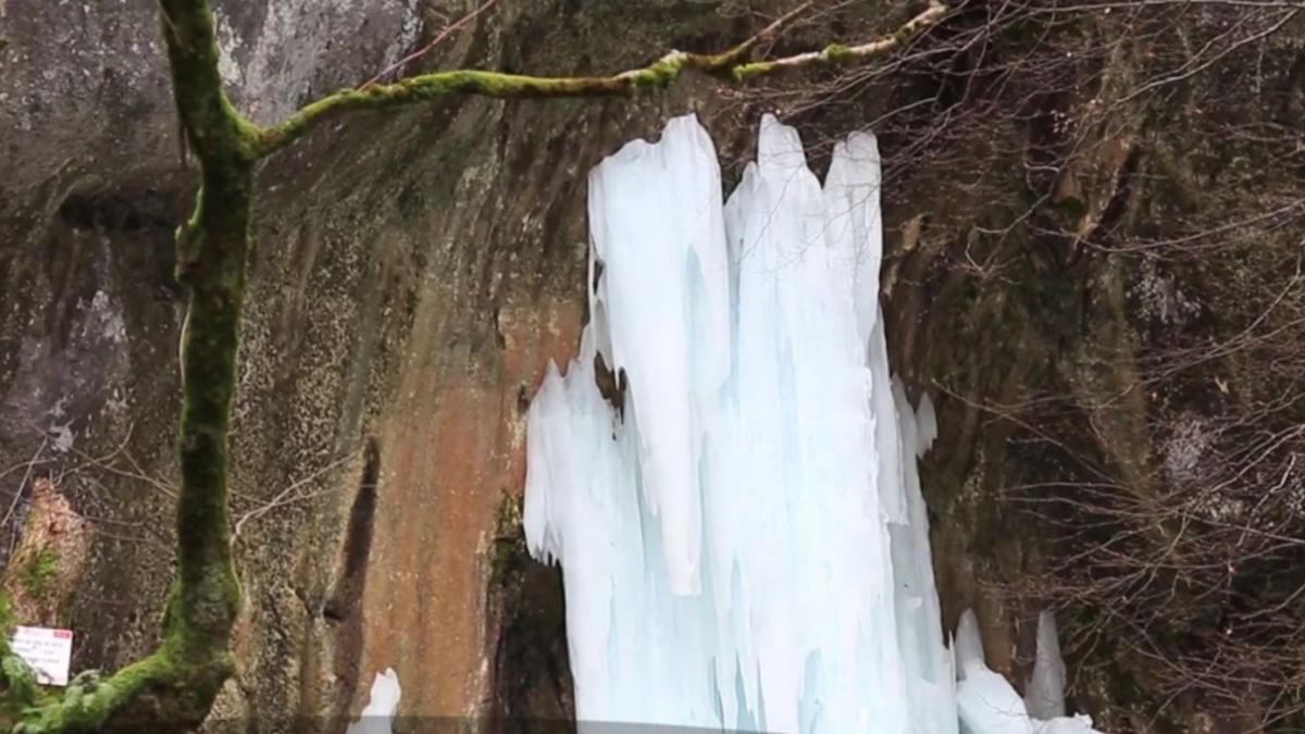 imaginile care iti taie rasuflarea palatul de clestar din inima carpatilor i a fermecat pe turisti