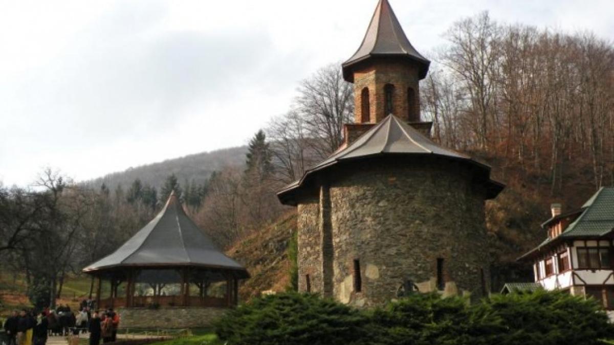 ce se intampla la manastirea prislop dupa lasarea serii fenomenul se amplifica odata cu apropierea