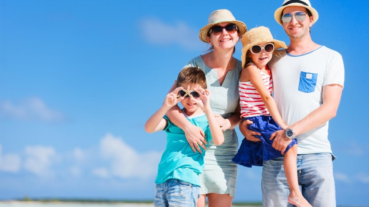 barbatii cumpara vacanta in cuplu doar de martisor