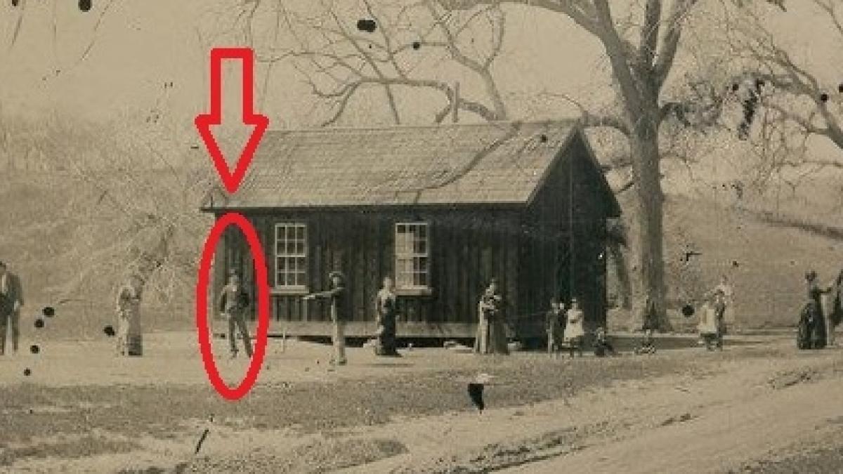 cea mai scumpa fotografie din istorie recunosti cine este in poza foto