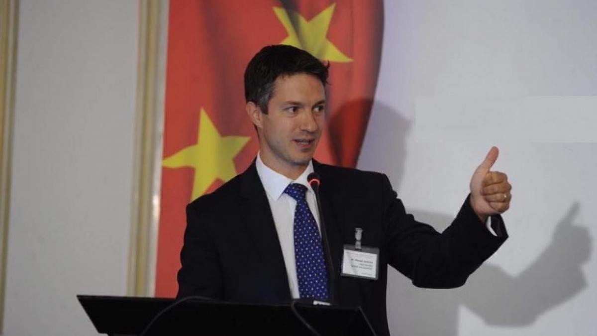 manuel costescu usr si a anuntat demisia din parlament