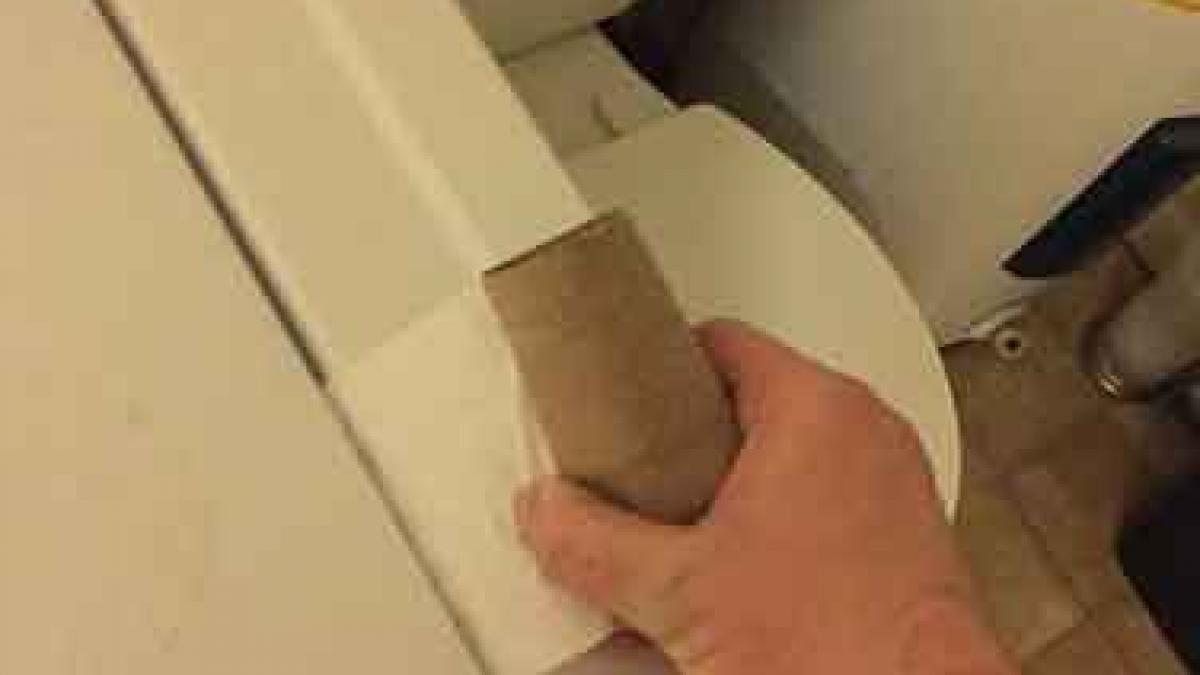 a bagat din greseala hartia igienica in masina de spalat ce s a intamplat cand a deschis o