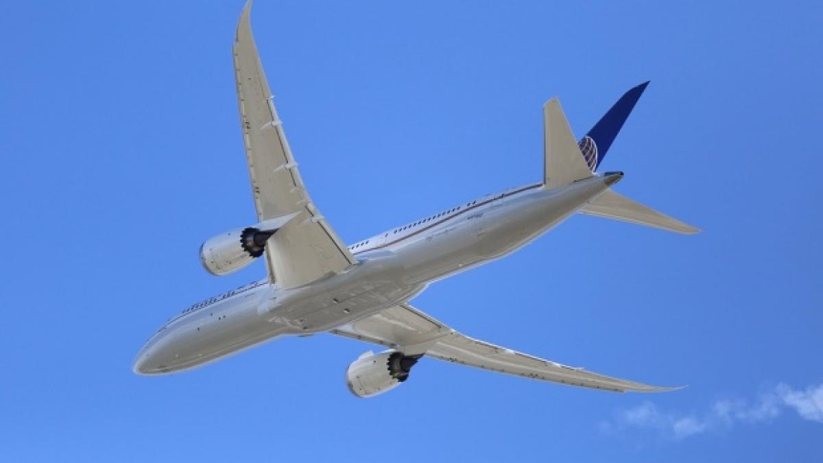 avion romanesc interceptat de aeronave de lupta