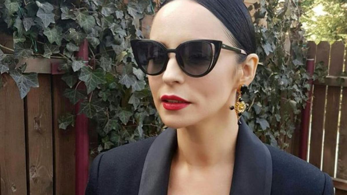 andreea marin fara sutien cum arata zana cu un decolteu interminabil foto