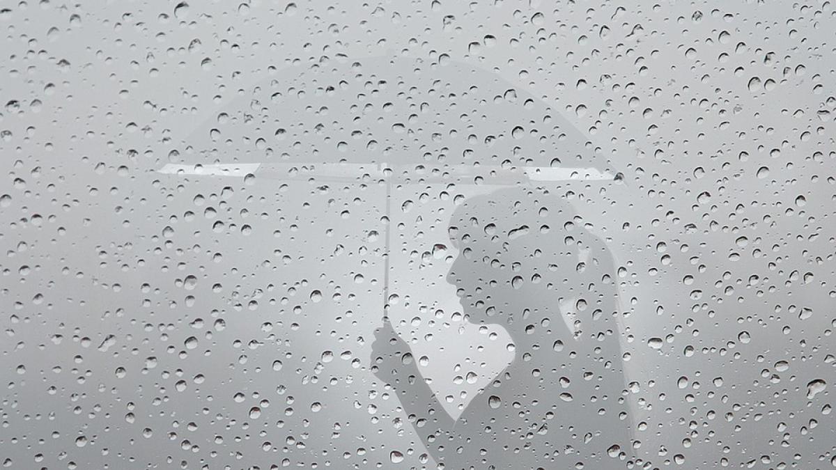 alerta de la meteorologi ploi si vant puternic in sudul si estul tarii pana marti dimineata