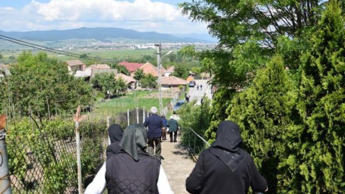 povestea satului din romania in care carciumile sunt interzise