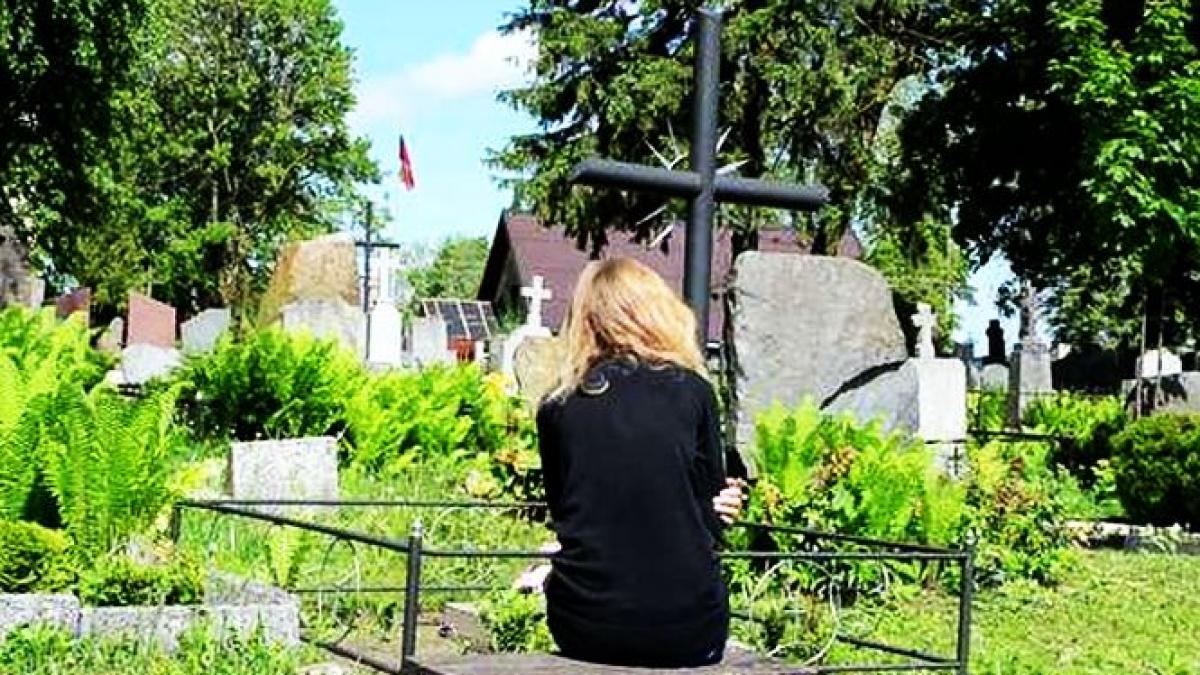 a vazut ceva pe internet si a cazut intr o depresie puternica doi ani mai tarziu tatal ei a intrat