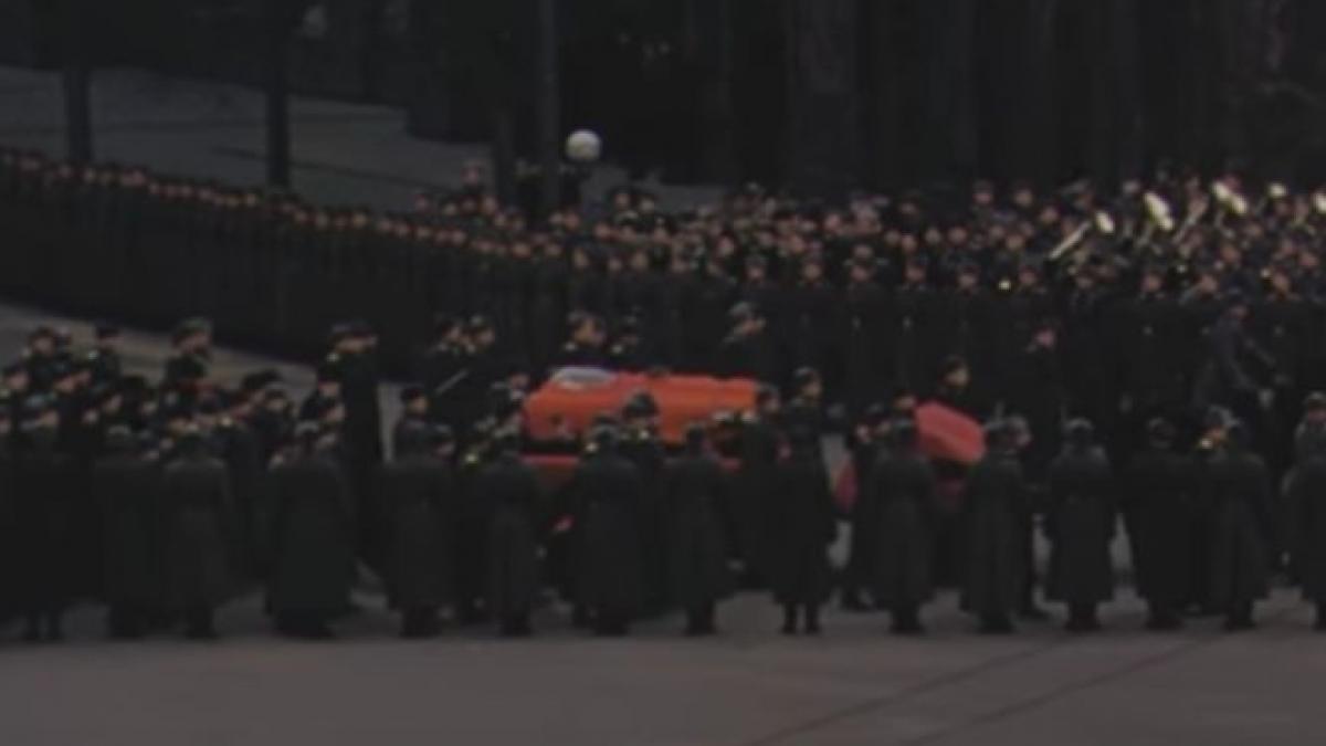 imagini unice de la inmormantarea lui stalin facute publice dupa 64 de ani video