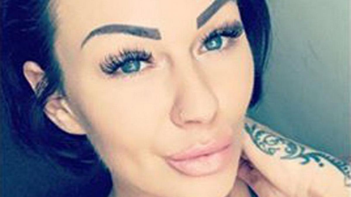 era la sala cand a vazut o grasuta pe banda de alergare i a facut poze dar a regretat imediat toate