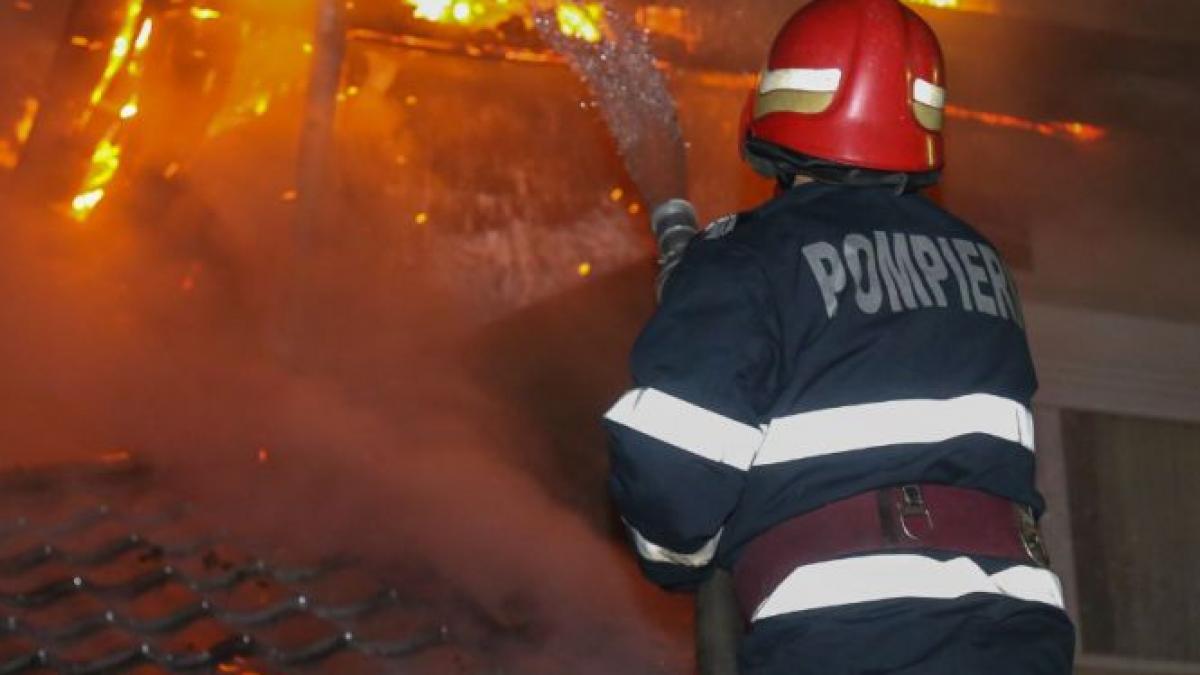 incendiu urias la o fabrica de mezeluri din bacau