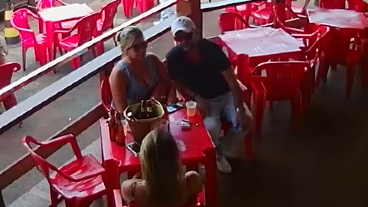 si a prins sotul in tandreturi cu o alta femeie ce a urmat este incredibil momentul a fost surprins