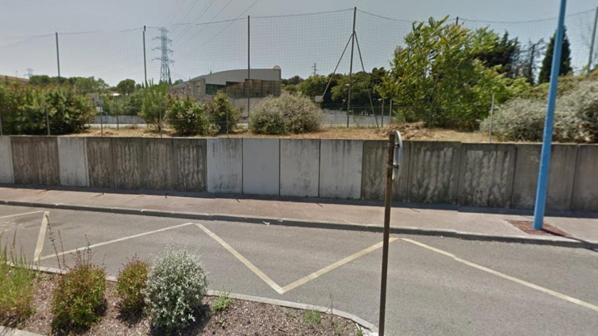 incident armat intr un liceu din franta elevul retinut avea asupra sa o pusca doua pistoale si doua