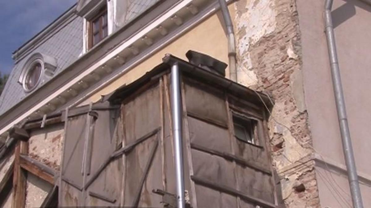 toaleta suspendata in sediul societatii de gospodarire urbana din ploiesti