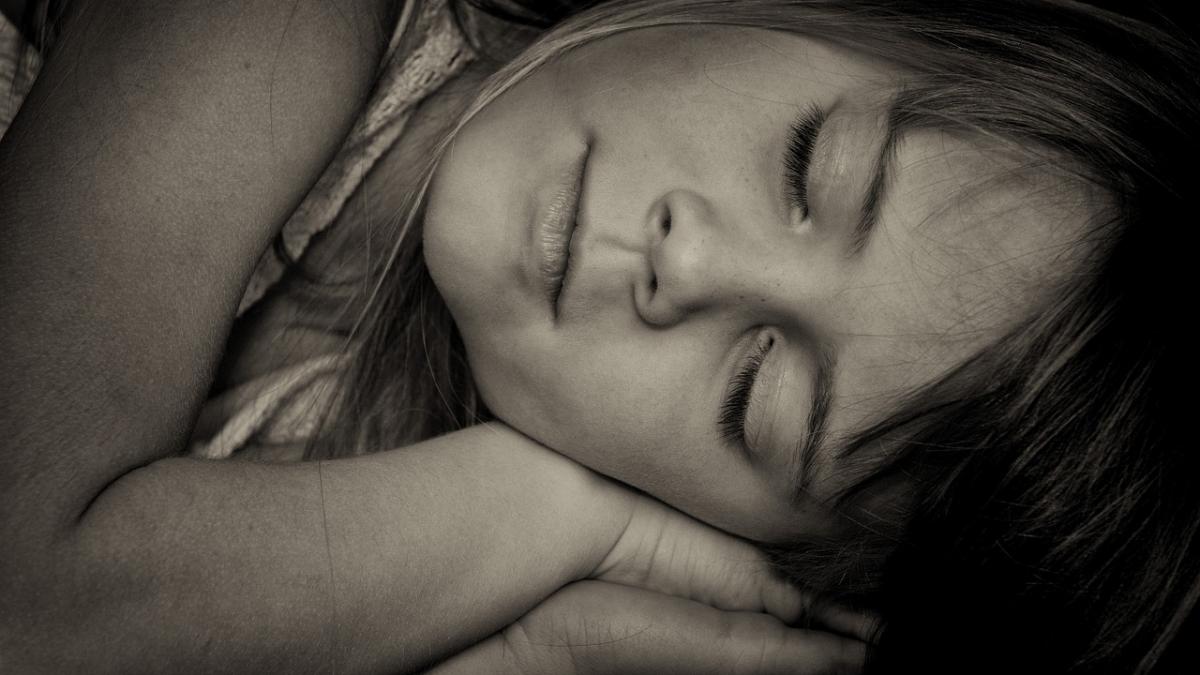 de ce este bine sa dormim pe partea stanga iata motivele