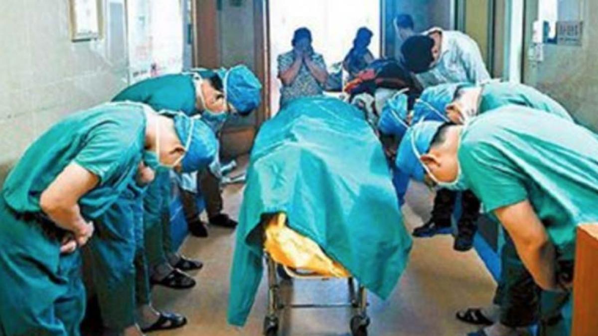 dupa moartea acestuia medicii si au plecat capetele consternati cine era baiatul de 11 ani care le