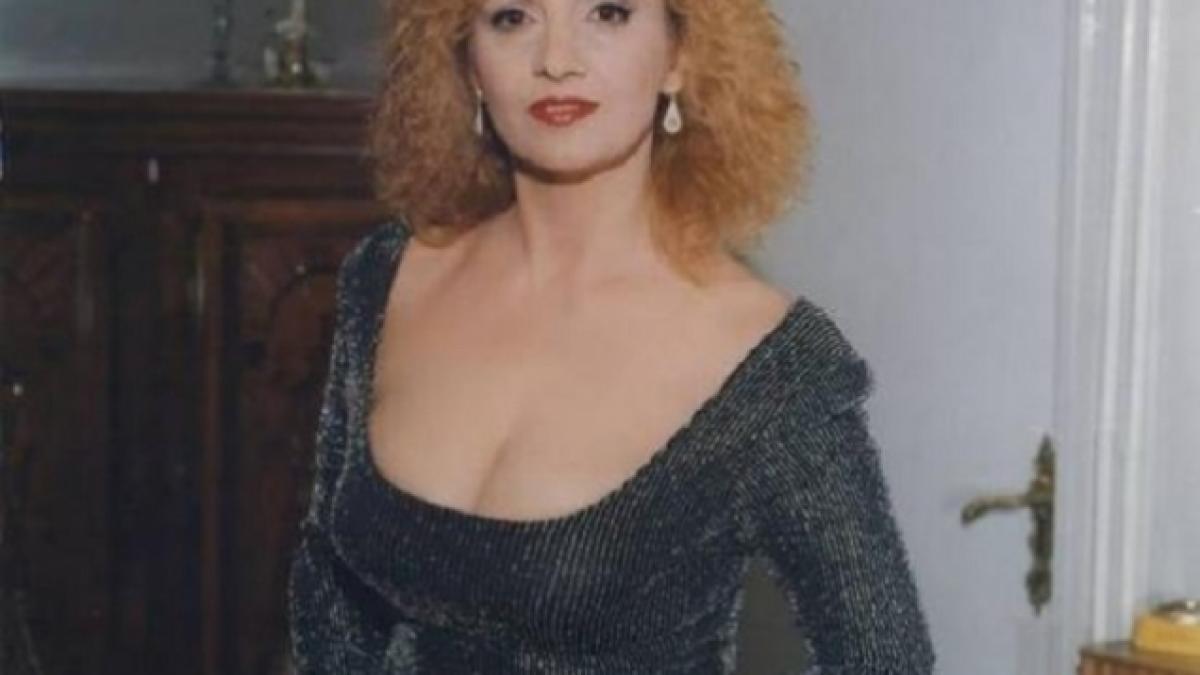 ileana ciuculete este condusa pe ultimul drum ultimele aplauze pentru indragita artista imagini