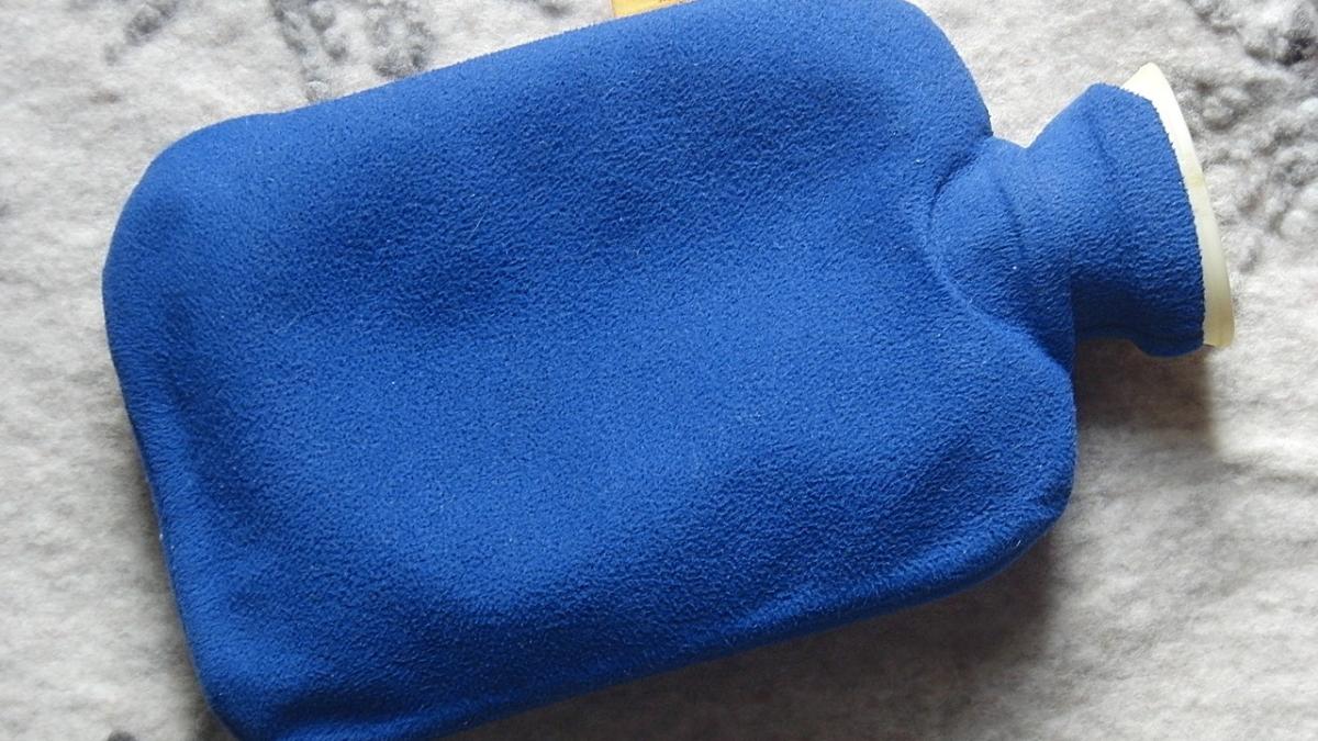 iti pui sticle cu apa calda pe locurile dureroase ar putea sa te ucida