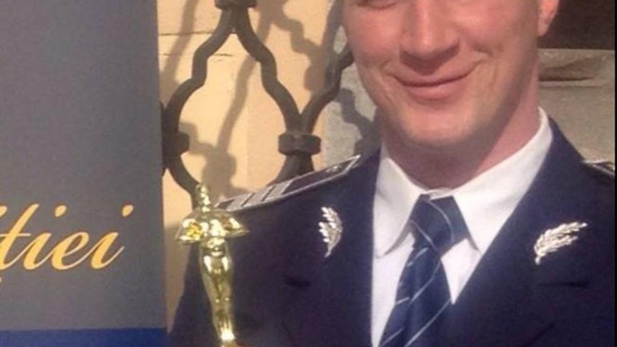 ce salariu are politistul marian godina