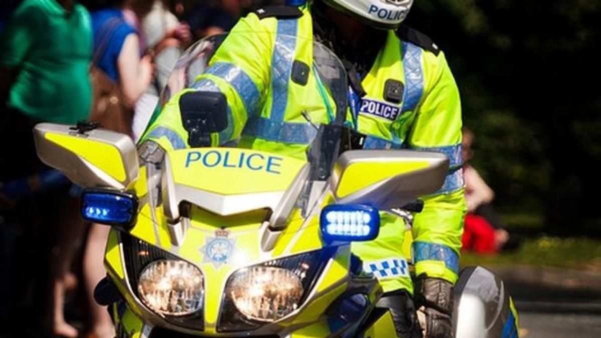 doua persoane au fost impuscate in fata parlamentului marii britanii