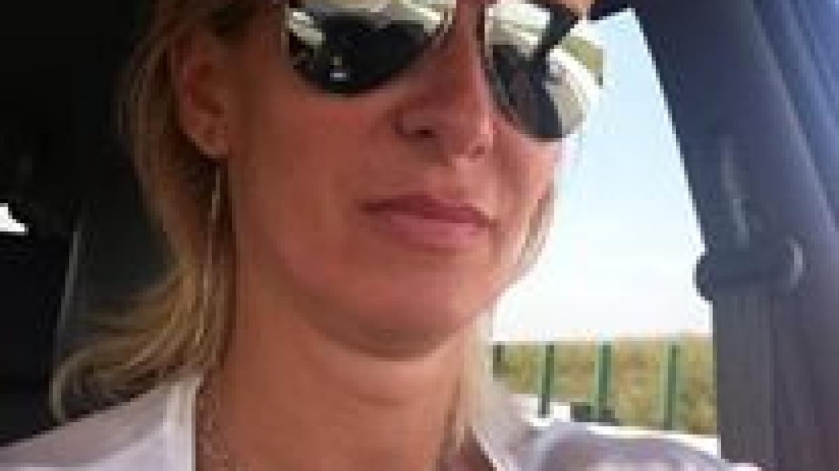 tatal monicai iagar a murit