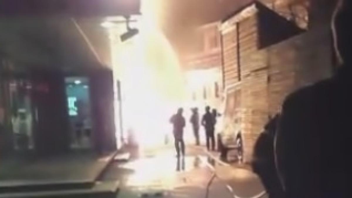 incendiu urias in brasov o cladire a luat foc aproape de miezul noptii