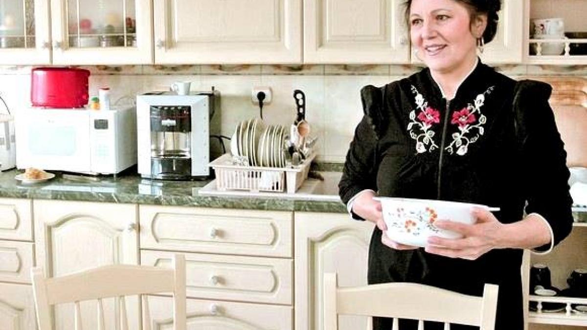 irina loghin isi cauta menajera interna