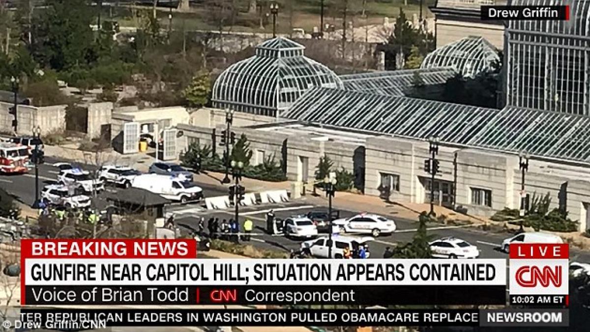 alerta de securitate la washington o soferita a incercat sa calce cu masina mai multi politisti
