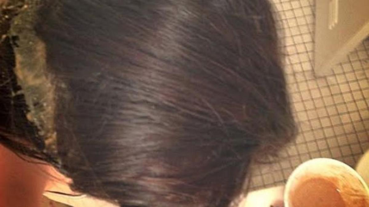 nu ii convenea ca avea parul rar asa ca a ascultat de o prietena si si a pus mustar in cap nu se