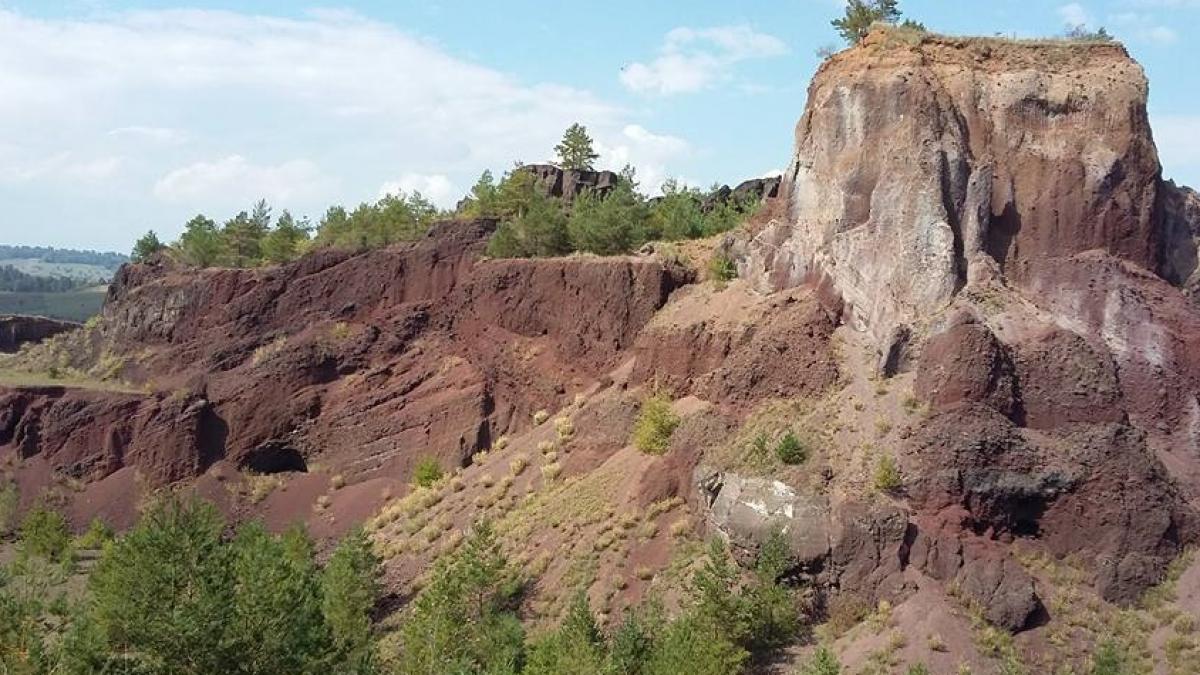 vulcanul adormit din ardeal locul din romania in care ajung mai multi turisti straini decat romani