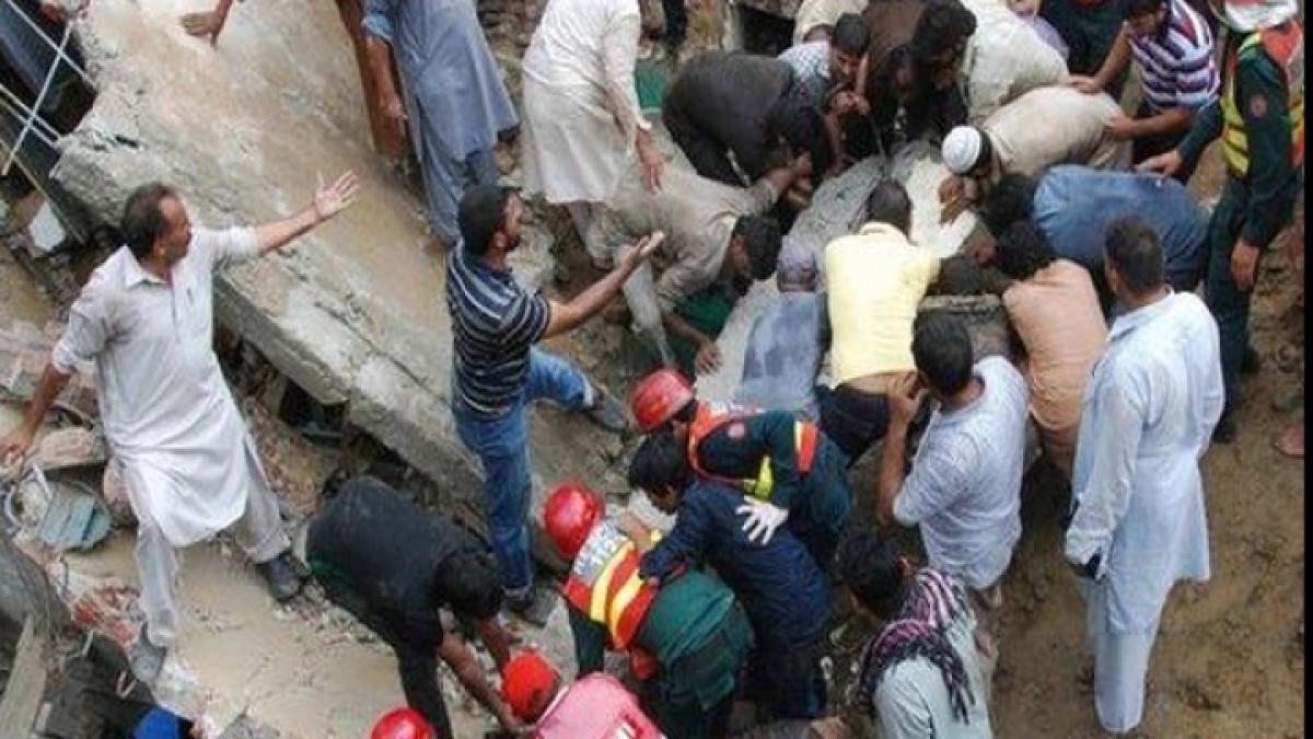 atac cu bomba la o moschee din pakistan