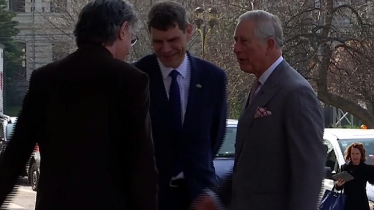 printul charles la teatrul national in cea de a treia zi a vizitei oficiale in romania