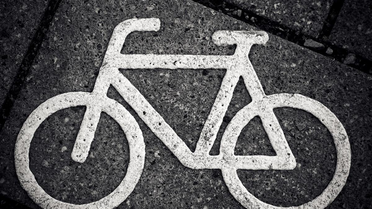 accident grav in capitala un biciclist a murit dupa ce roata din fata a explodat