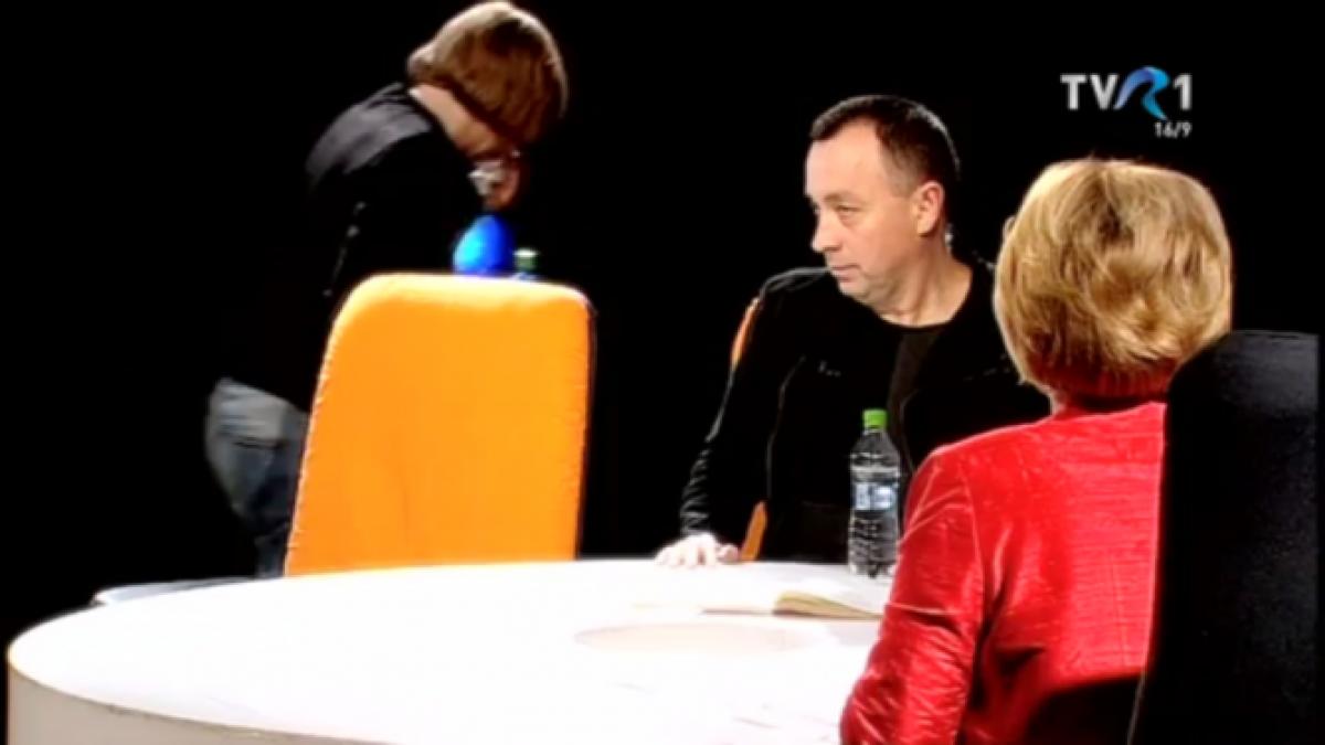 gest socant al unei jurnaliste a parasit emisiunea in timpul unui interviu la tvr