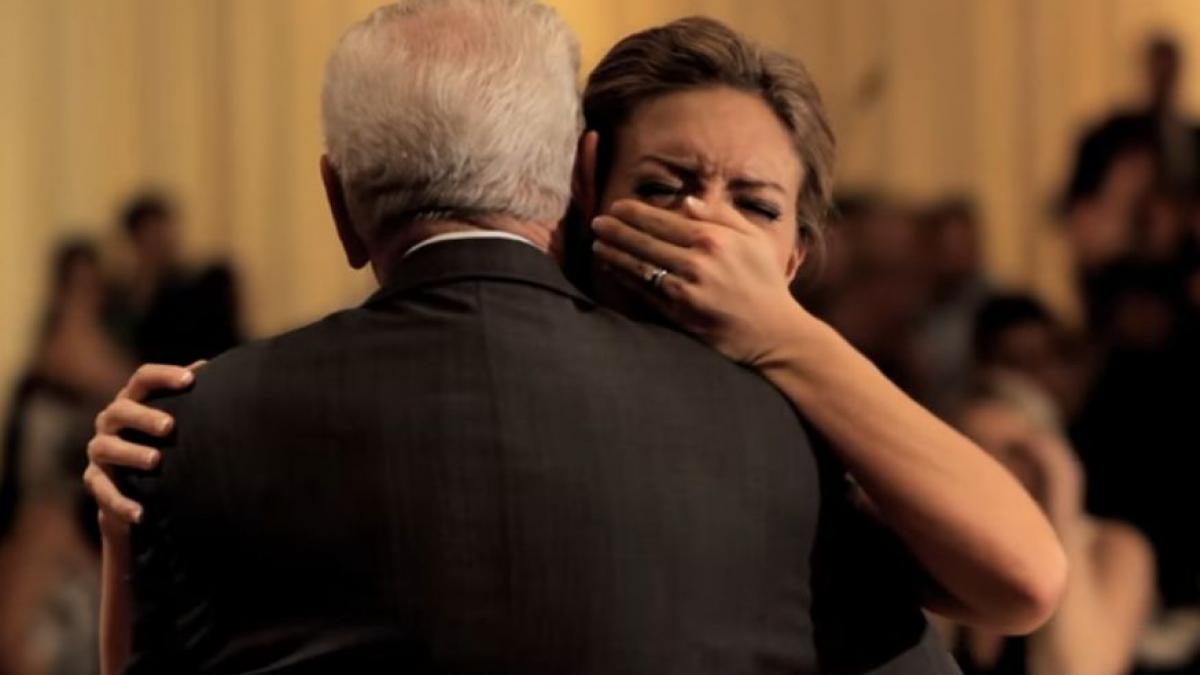 tatal ei a murit chiar inainte de nunta ar fi trebuit sa urmeze melodia lor cand ceva uluitor s a