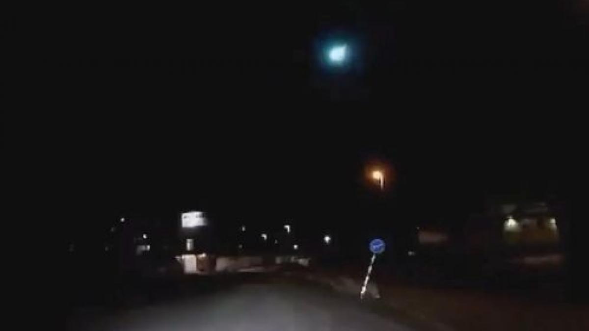 cerul s a luminat si s a auzit o explozie uriasa sute de oameni au intrat in panica si au sunat la