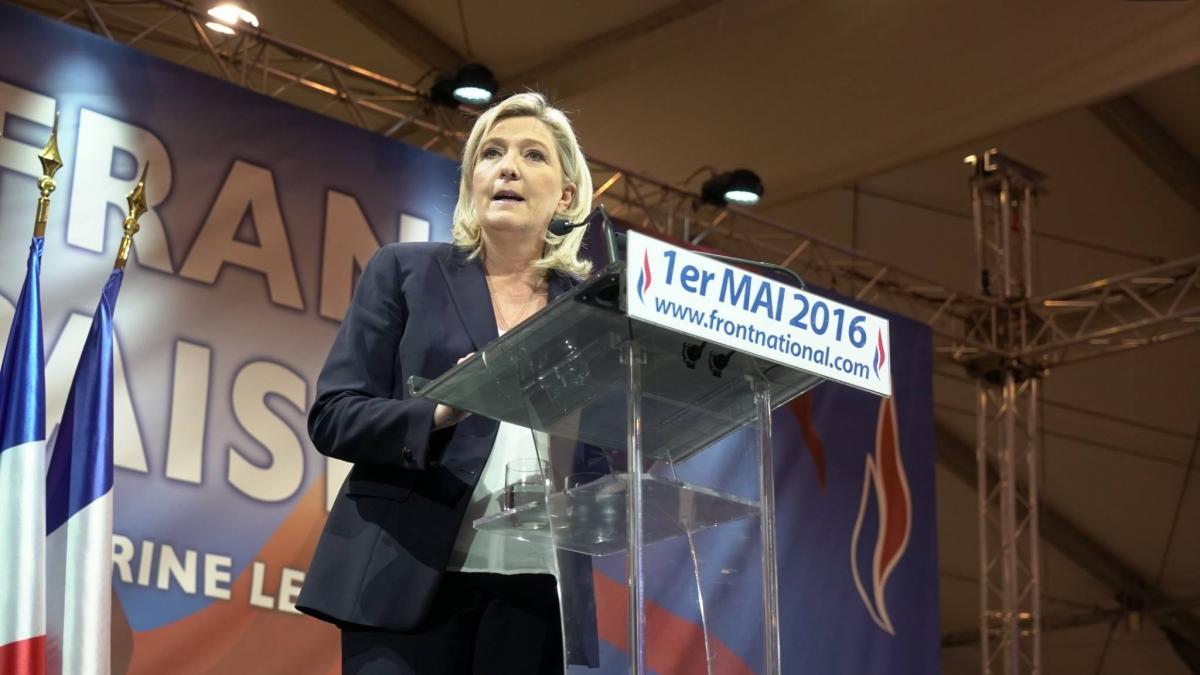 marine le pen moneda euro un cutit in coasta poporului francez